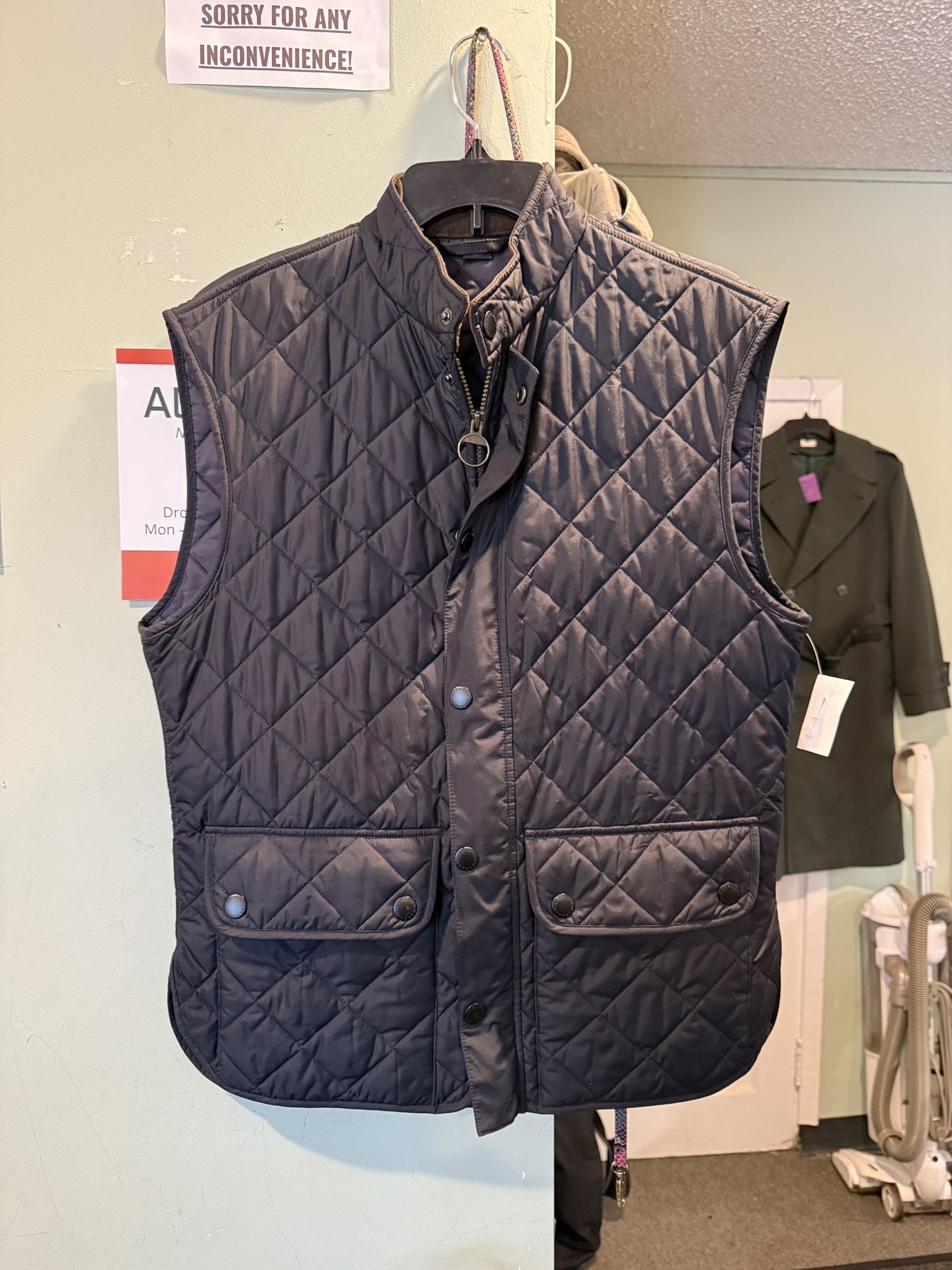 Barbour Lowerdale Quilted Vest Menโs Large