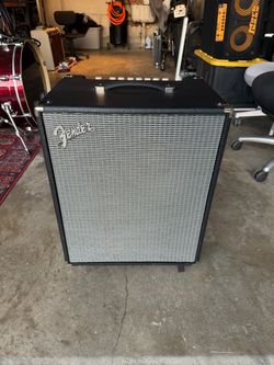 Fender Rumble 500 V3 Bass Combo Amplifier (500 Watts, 2x10")