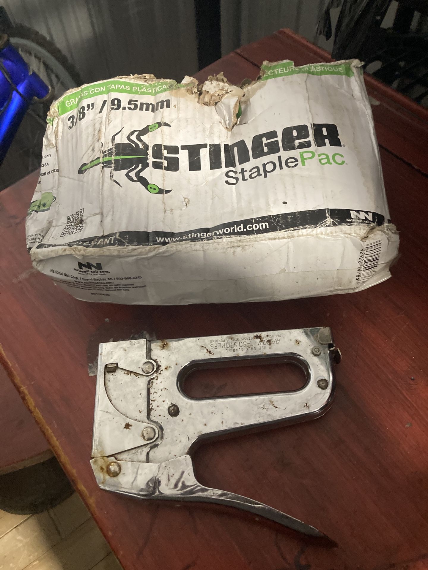 Staple Gun And Staples