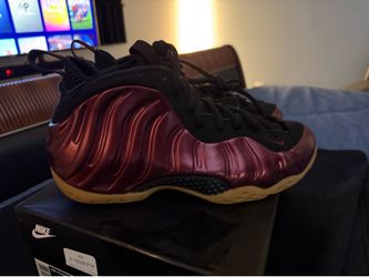 Nike Foamposite (Maroon) Sz 9.5