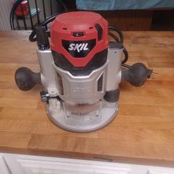 Skill Plunge Router W/variable Speed