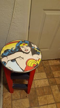 Wonder Woman table / bar stool
