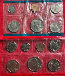 Lot of Four 1980s Uncirculated Mint Sets