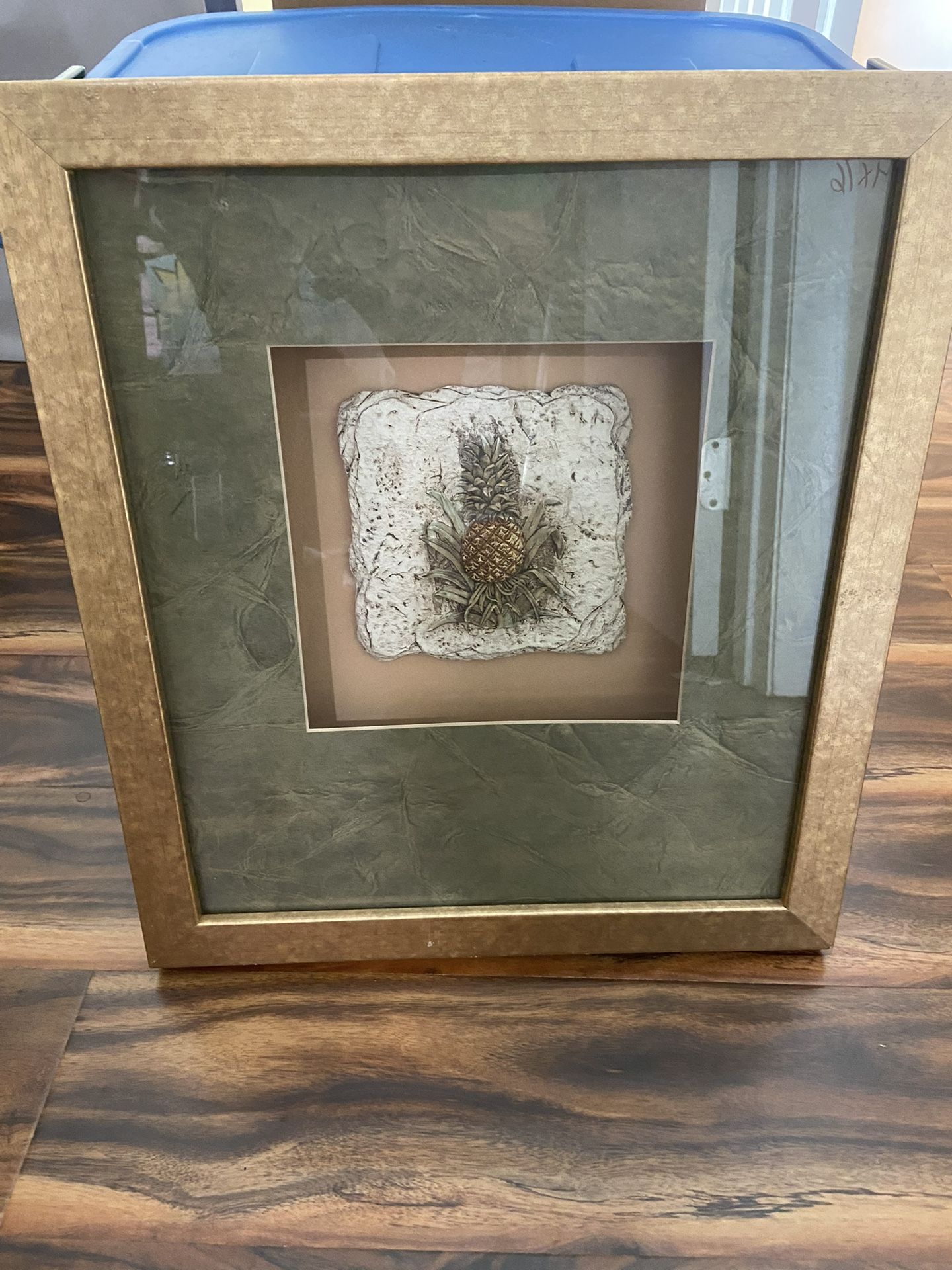 Beautiful Gold Frame/picture 
