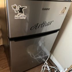 Mini Fridge 
