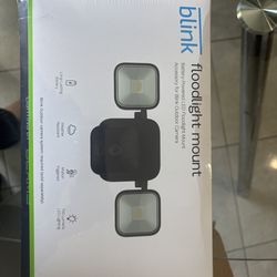 Blink outdoor Floordlight- Wire-free, 700 lumes- two years battery lice