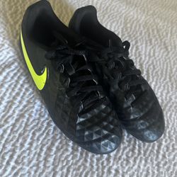 Nike Soccer Cleats Size 1y