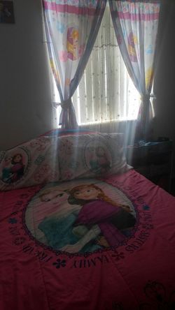 Twin/full frozen comforter/ full sheets n 2pillow cases