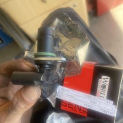 05 BMW 330 Crankshaft Sensor (new)