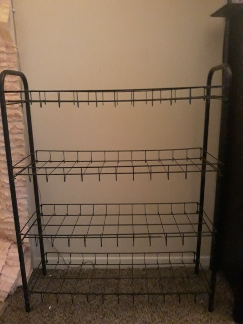 Wire shoe rack