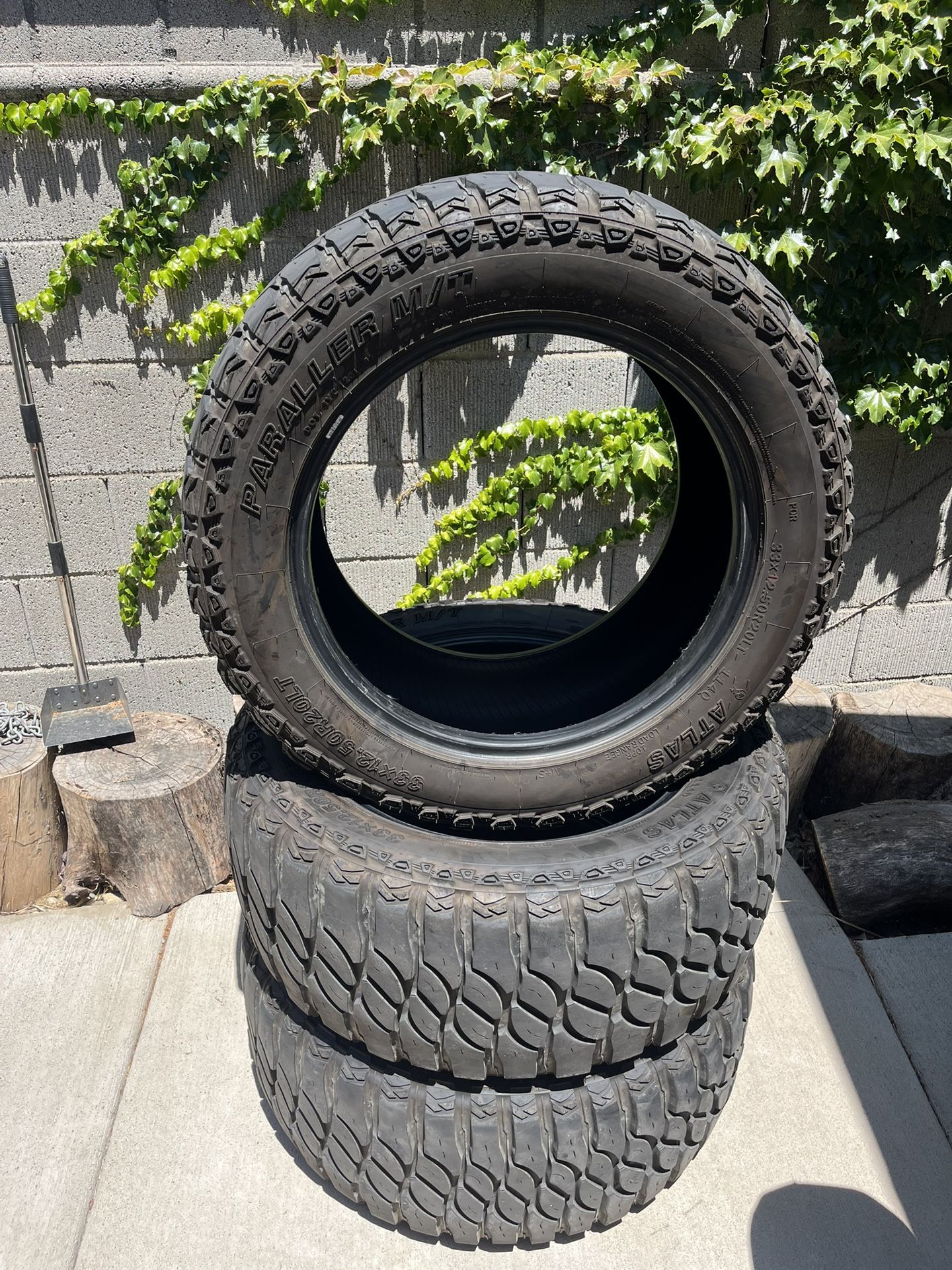 Atlas 33x13.50R20LT Tires