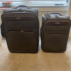 Tommy Bahama Suit Case Set