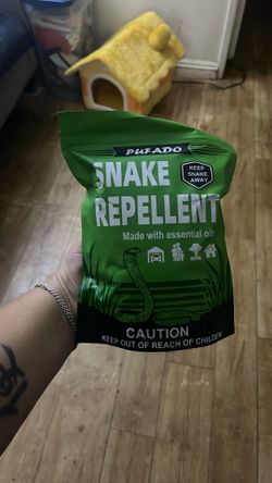 Pufado snake repellent