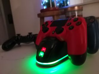 Ps4 bundle of games and controllers