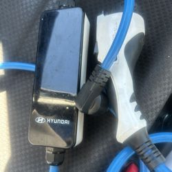 Hyundai Level 1 Portable Electric Vehicle Charger 
