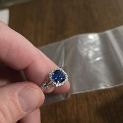 Beautiful Women's Size 6 Ring