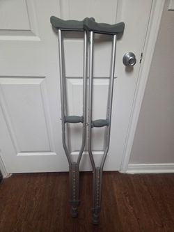 Hugo Adjustable Adult Crutches Lightweight with Underarm Pad & Hand Grip
