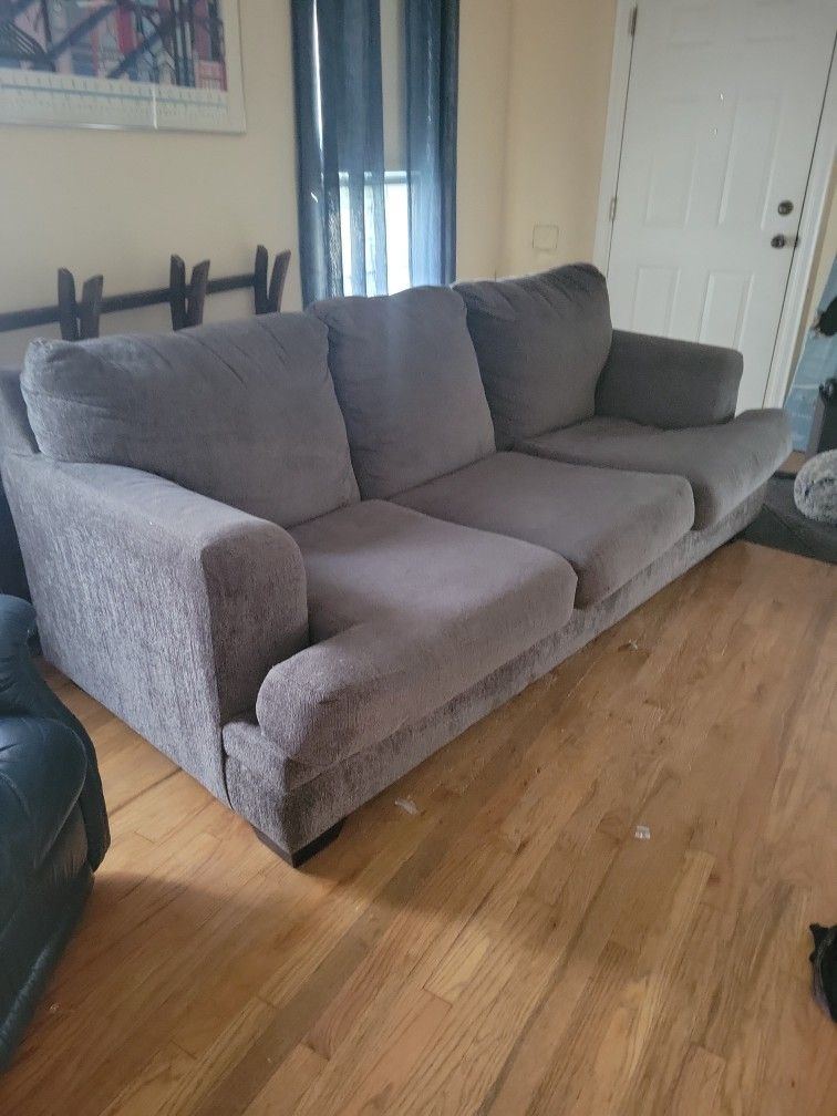 Nice Sofa In V Good Condition 90 Inches