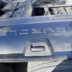 Tailgate Chevy Avalanche 