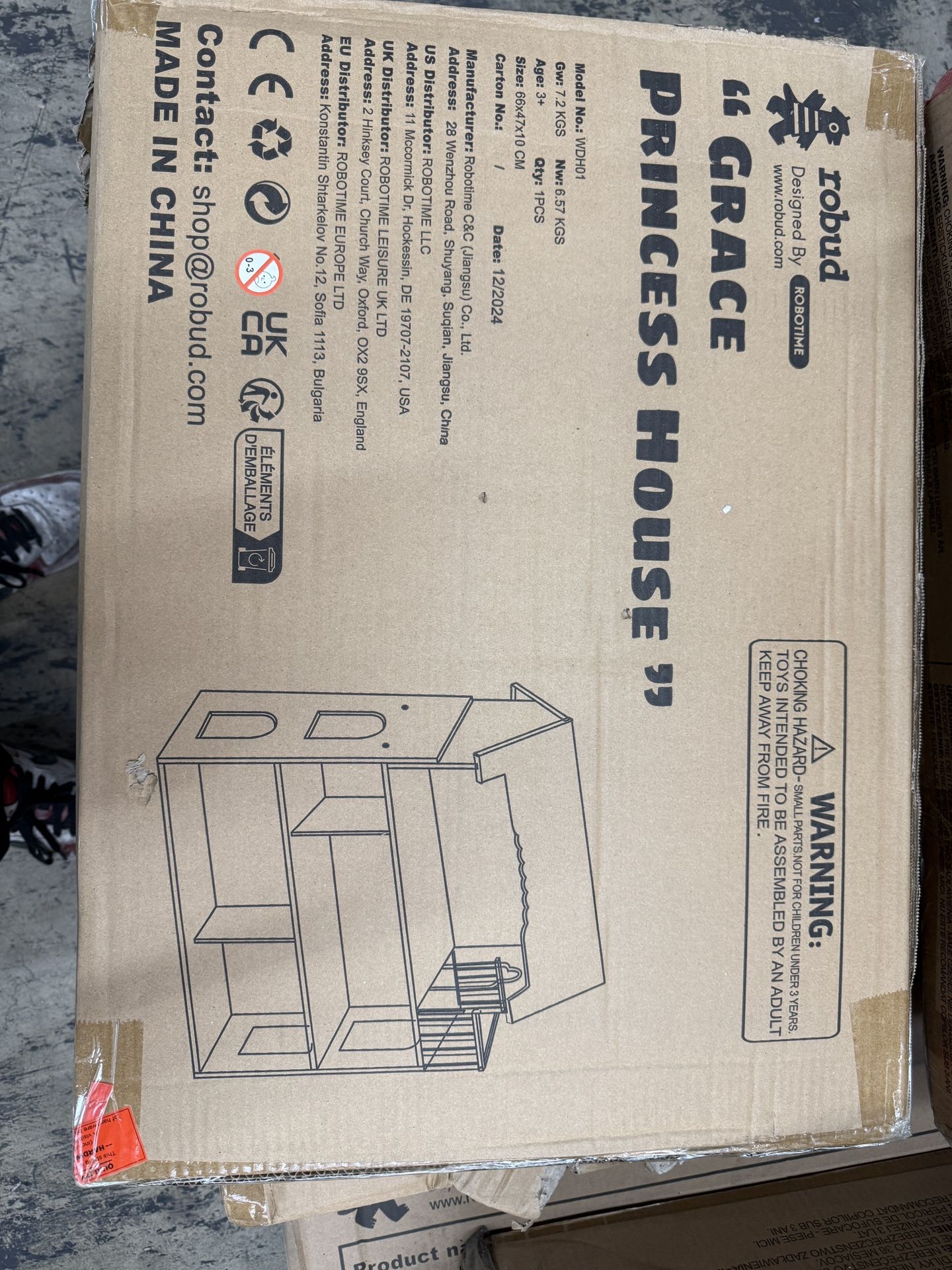 Wooden Dollhouse for Kids