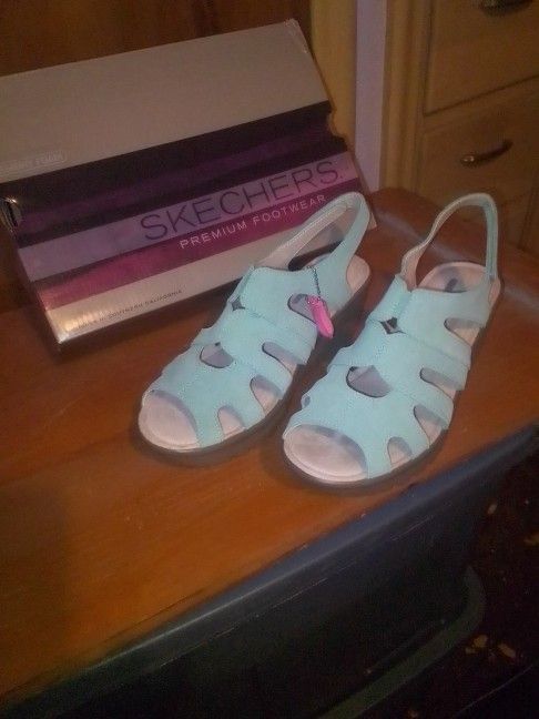 Skechers