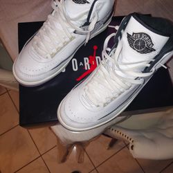 Size 10 Air Jordan 2’s
