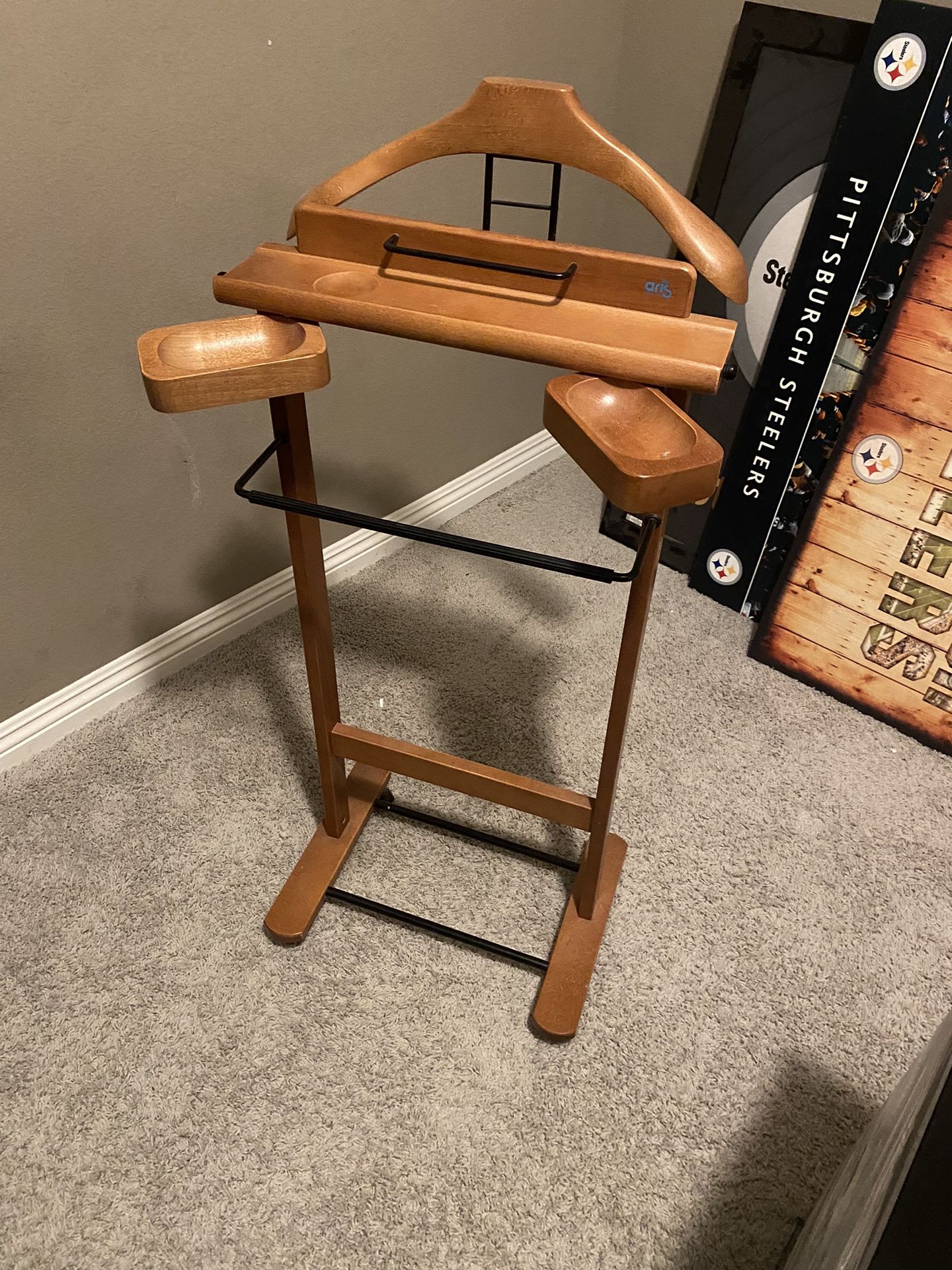 Aris Men’s Valet / Butler Stand 