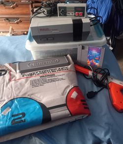 Nintendo Nes-001 Console, 1 Controller, Zapper, Tetris, Power Pad