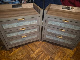 Sicotas Nightstand w/ Charger set