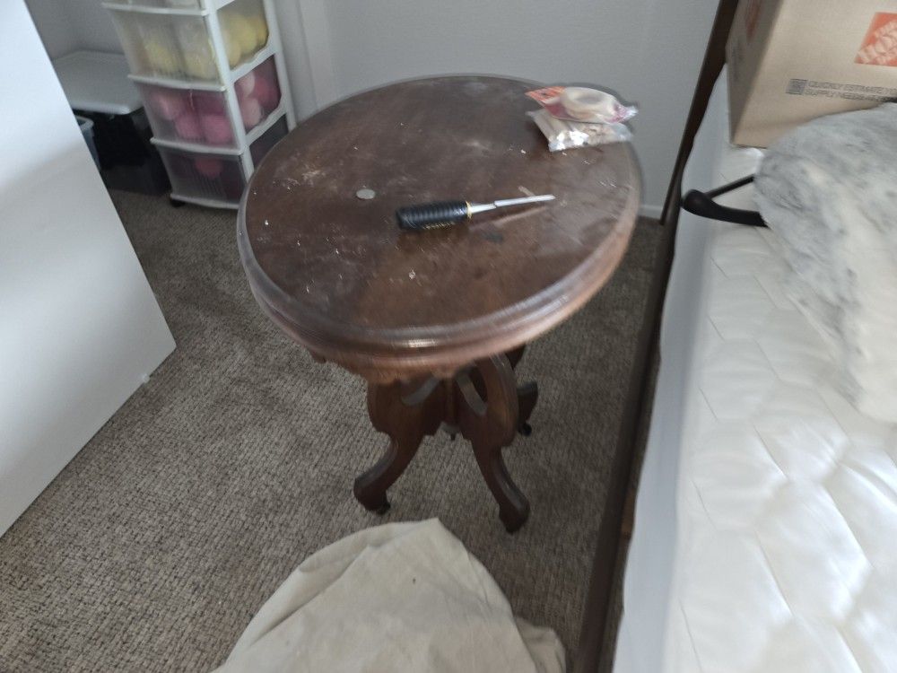ANTIQUE SMALL TABLE