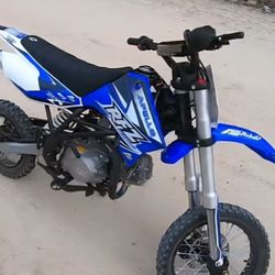 125cc Dirt Bike Fully Auto Apollo Series Pit Bike - DB X16