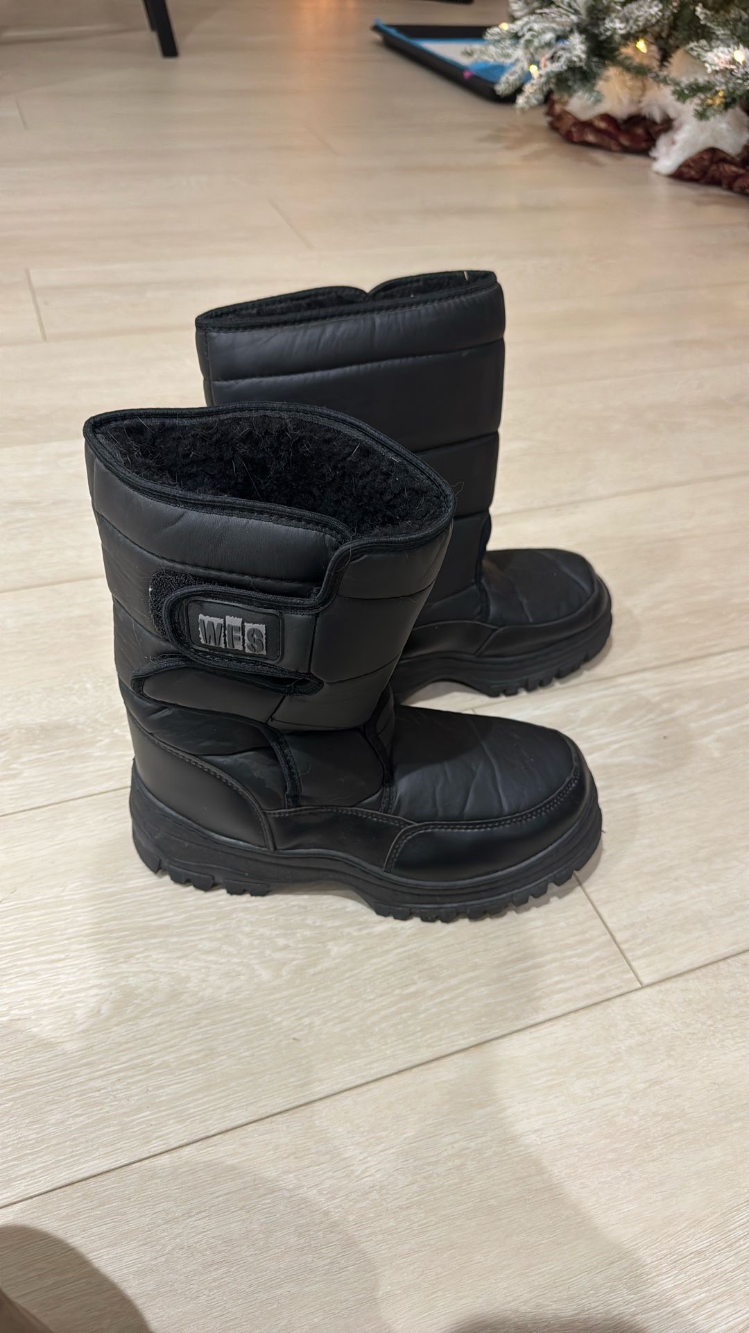 Snow Boots Size 10 Men