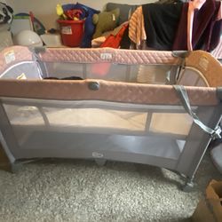 Baby Crib Free (Hawthorne Pick Up)