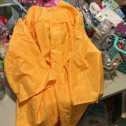 Gold Jostens Graduation Gown Sz 5'07-5'09 Height