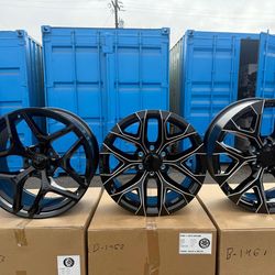Rines Negros y de Cromo - ¡Llévatelos hoy mismo! Diferentes acabados y estilos en stock para todo tipo de vehículo. Parches GRATIS (1 Año) Rotación GR