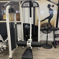 Lat pulldown machine