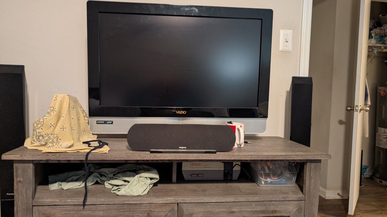Panasonic Wireless Surround Sound System W/speakers And Receiver/CD/DVD Player