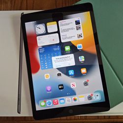 Apple IPad 9th Gen 64gb WiFi With Case Chargers Warranty $220