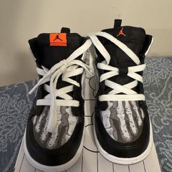 Jordan 1 Mid  Toddler 8c 