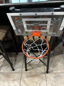 Portable basketball very easy to move in the Garage basement outside Piknik