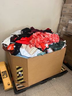 1x Pallet Walmart Amazon Mixed Clothing Women Men Kids 500 pieces