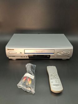 Panasonic, VCR with remote and cable.  Works fine!