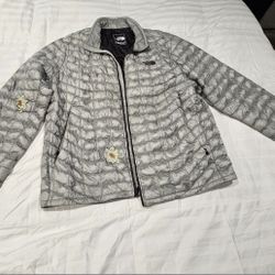 The North Face ThermoBall Jacket – Men’s XL – Gray