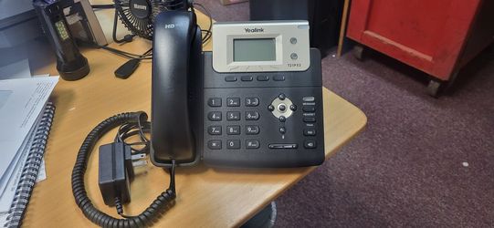 Yeahlink T21PE2 IP Phones $40 Each Obo New Condition 4 Total