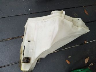E46 BMW washer fluid filler tank