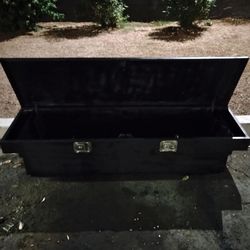 Truck bed Tool box