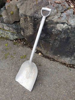 The Wood Shovel & Tool Company Aluminium Shovel 