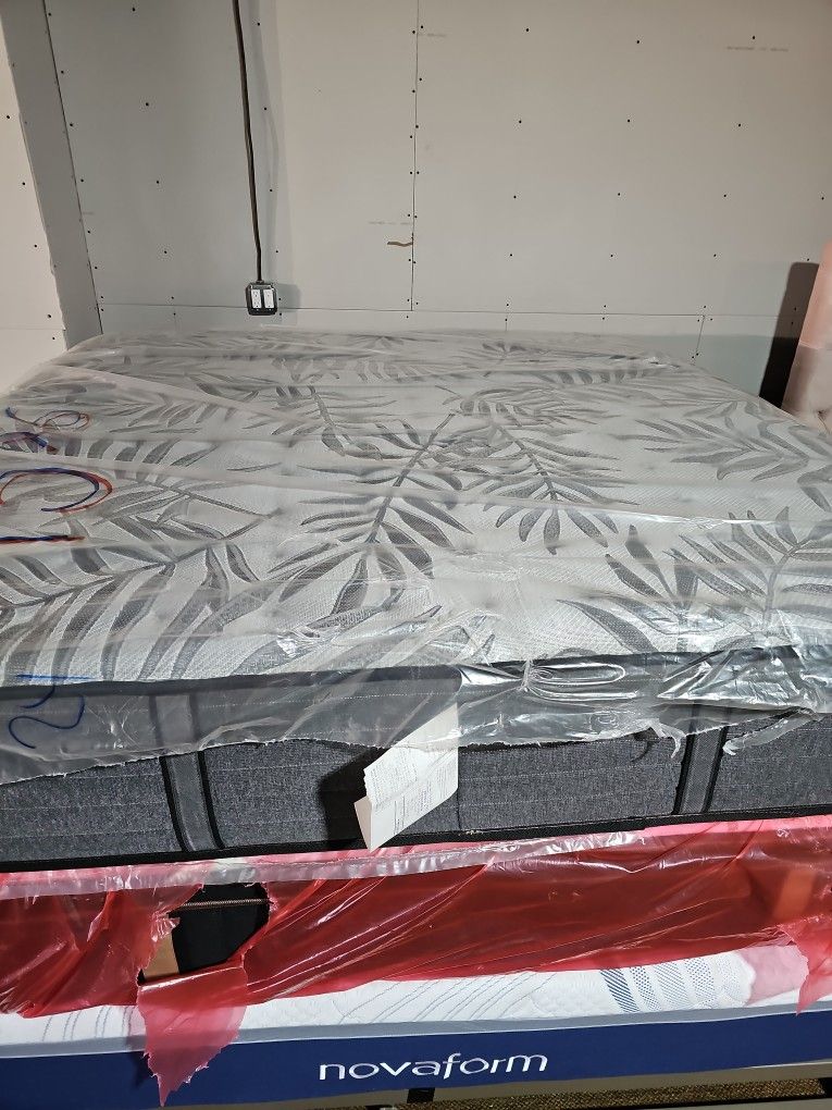 Sealy Posturepedic King Mattress