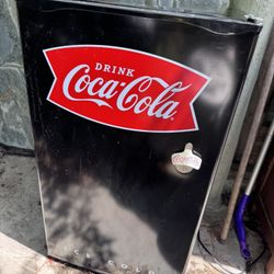 Coca-Cola Nostalgia Mini Fridge - Works Perfectly! Classic Vintage Look