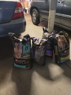 5 bags of pro plan 37 lbs $25 each bag